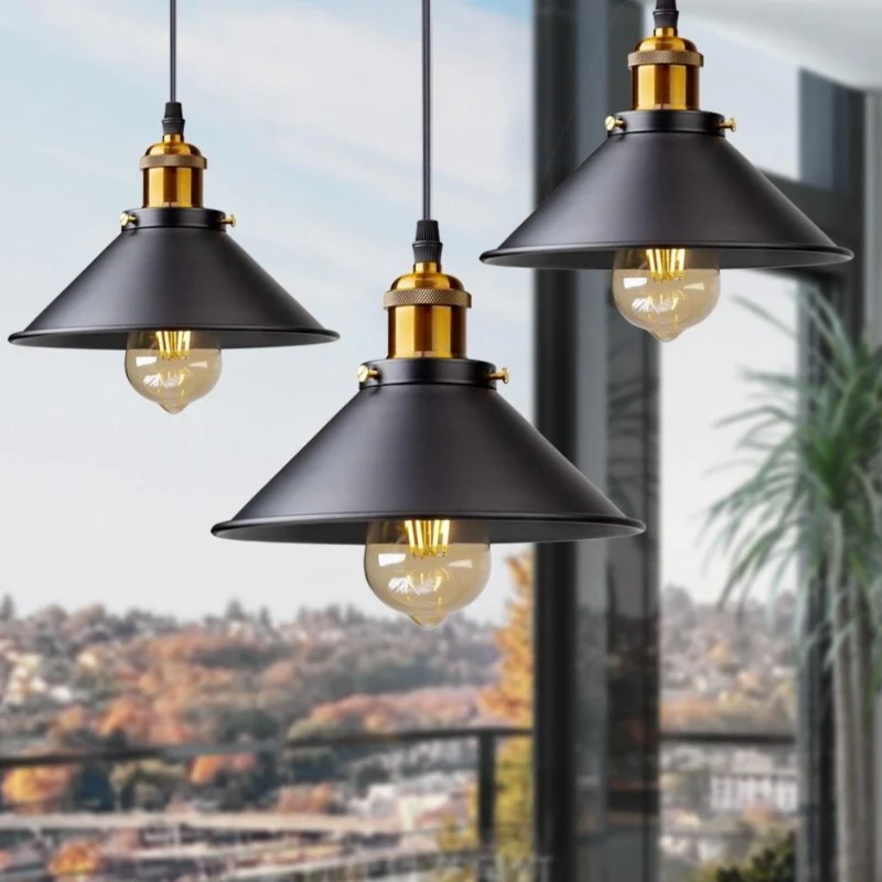 LAMPE SUSPENDUE EN MÉTAL NOIR