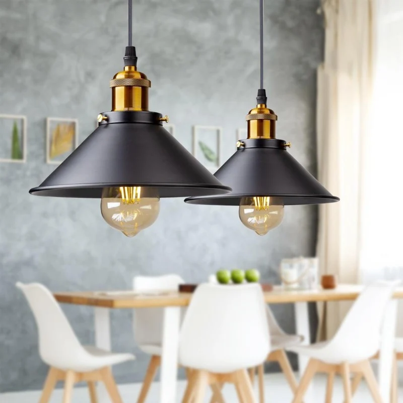 LAMPE SUSPENDUE EN MÉTAL NOIR