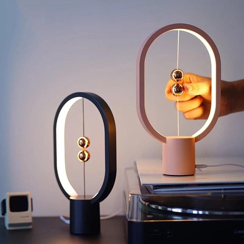 LAMPE DE TABLE AVEC BALANCIER