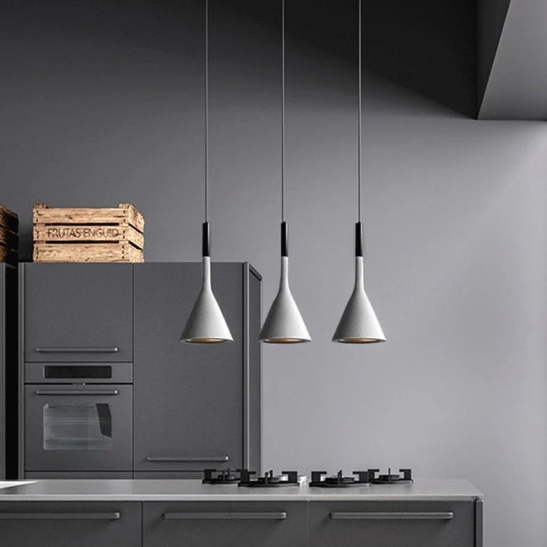 LAMPE SUSPENSION EN MÉTAL NOIR