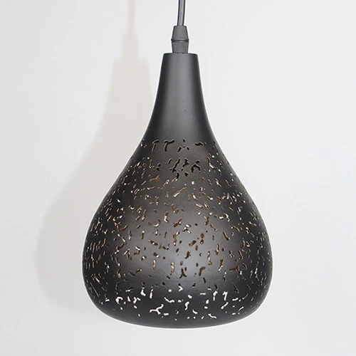 LAMPE SUSPENDUE ABAT-JOUR EN MÉTAL NOIR