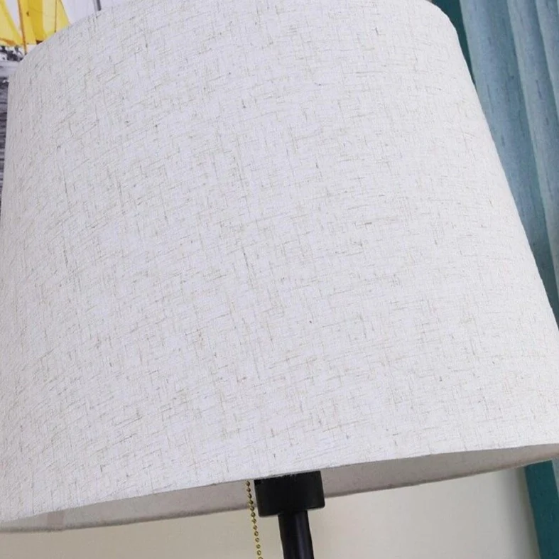LAMPADAIRE EN BOIS ET MÉTAL FONCÉ