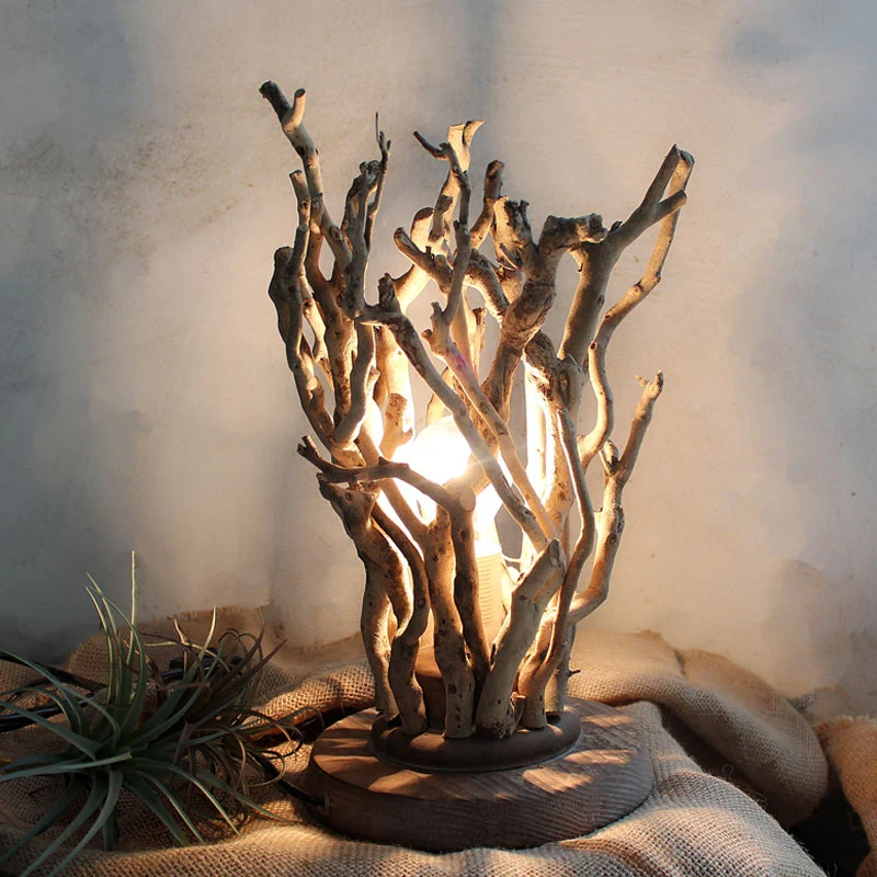 LAMPE DE TABLE EN BOIS FLOTTÉ