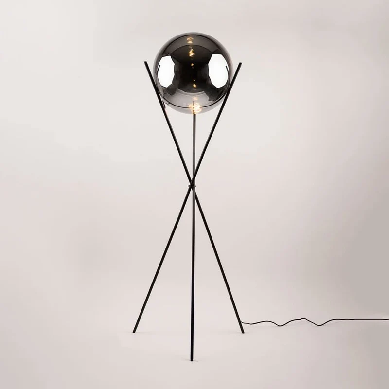 s.luce Orb Axis Glaskugel Stehlampe Dreibein 160cm