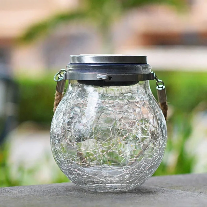 LANTERNE SOLAIRE POUR LE JARDIN
