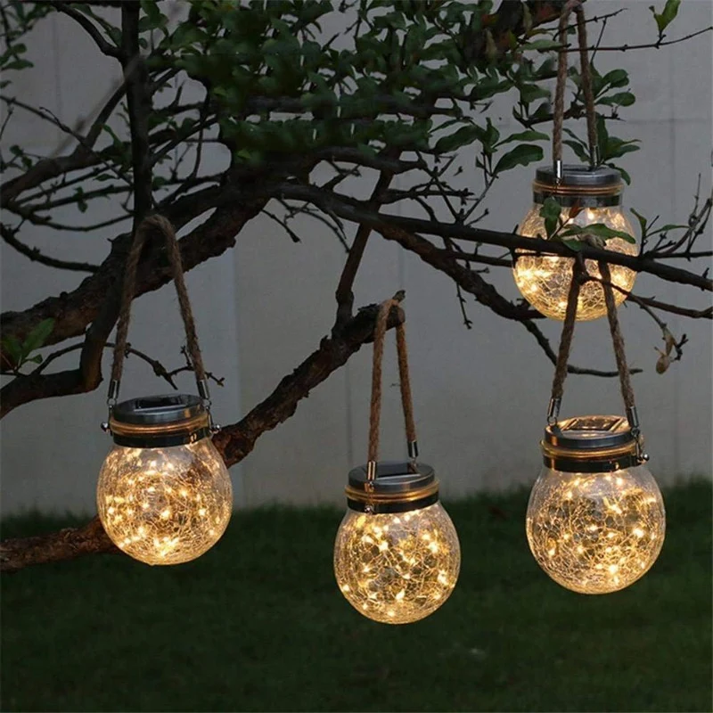 LANTERNE SOLAIRE POUR LE JARDIN