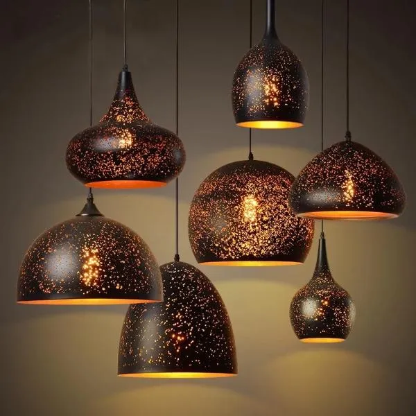 LAMPE DÉCORATIVE EN MÉTAL NOIR