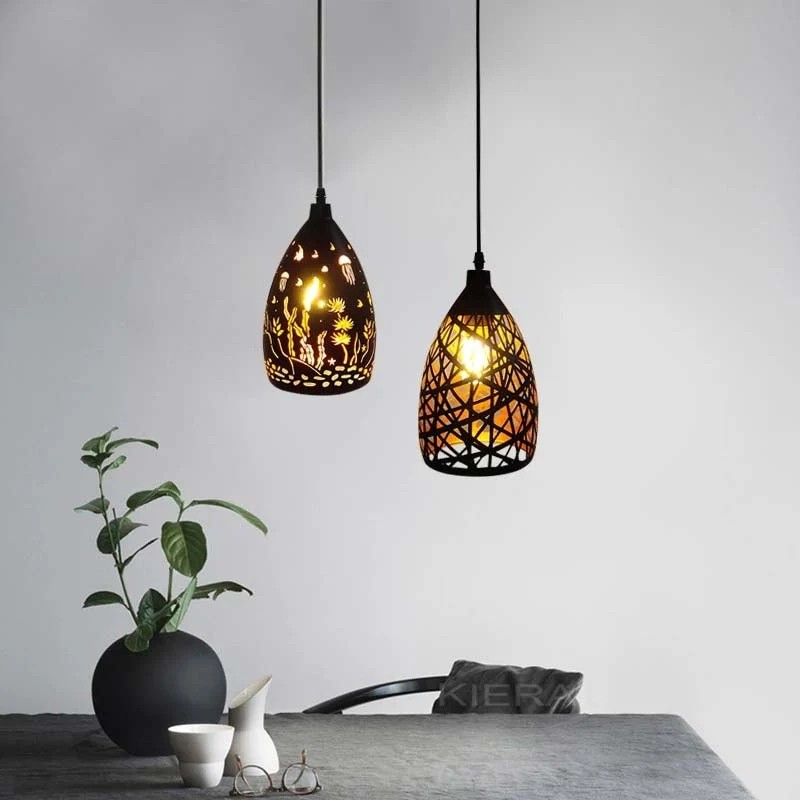 LAMPE SUSPENDUE NOIRE A MOTIFS