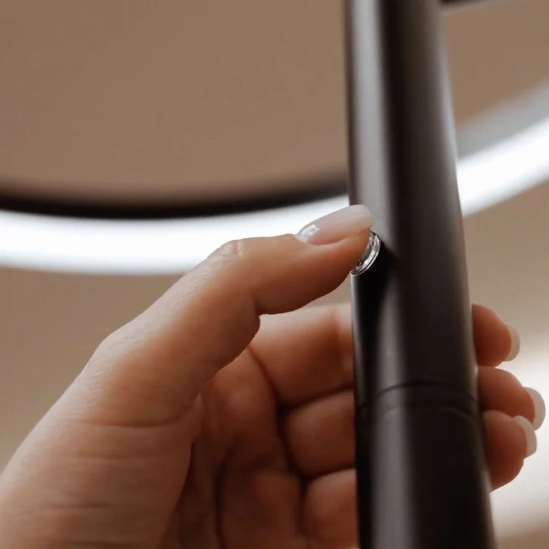 s.luce Ring LED-Stehleuchte Ø 60cm mit Touchdimmer