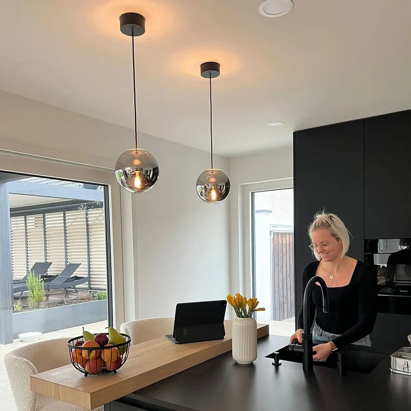 s.luce Orb Glaskugel Galerieleuchte 500cm Aufhängung Schwarz