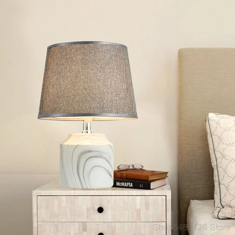 LAMPE DE CHEVET CLASSIQUE