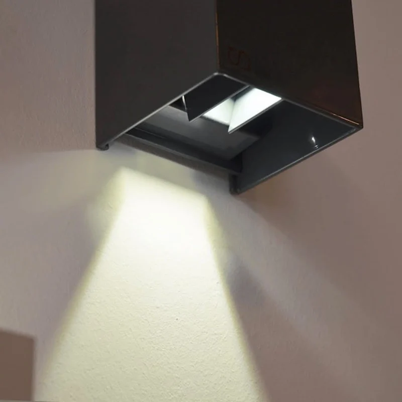 s.luce Ixa LED Wandlampe verstellbare Winkel Innen & Außen IP44