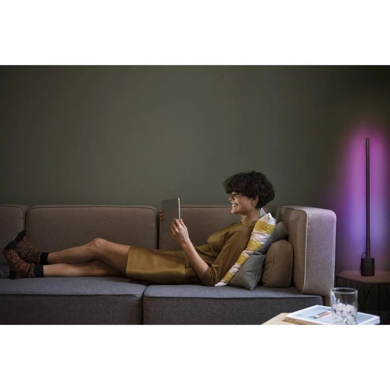 OSRAM SMART+ WIFI LED lampe sur pied d'angle, étroite, noire, 8W