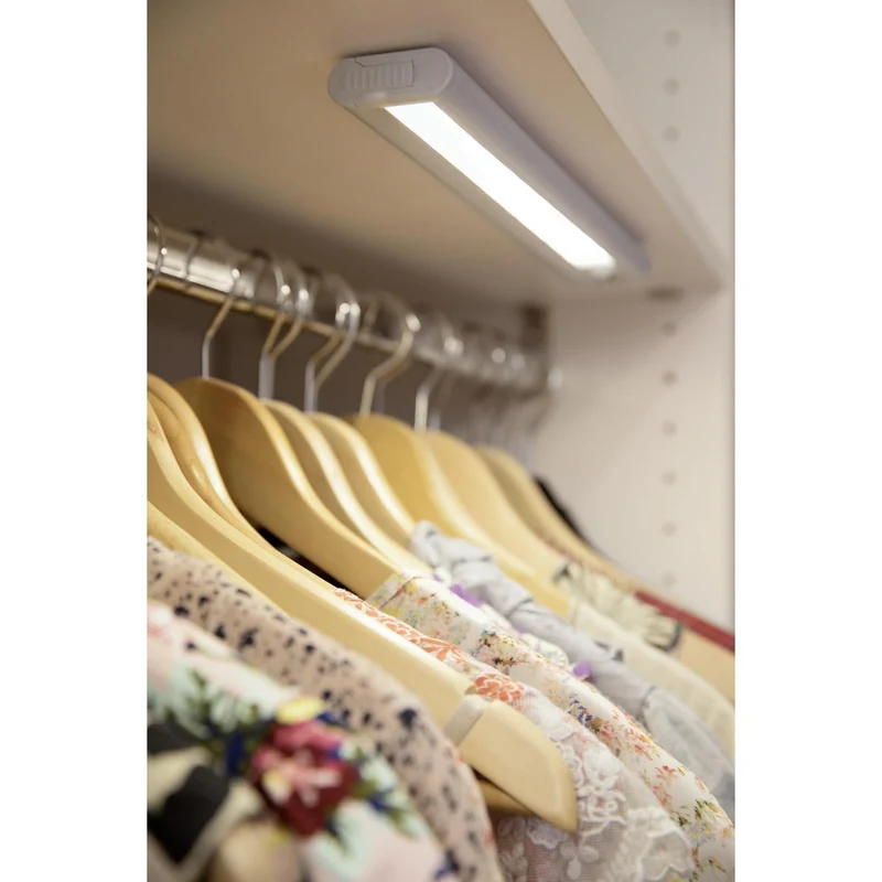 OSRAM Linéaire LED Mobile Batterie Lampe sous-meuble 21,4cm avec capteur 1,9W / 4000K Blanc froid
