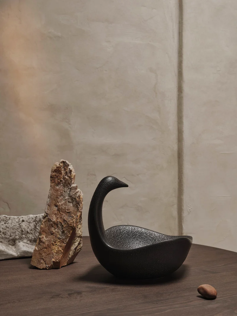 Swan Centrepiece – Black
