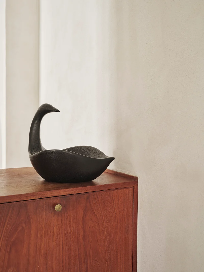Swan Centrepiece – Black