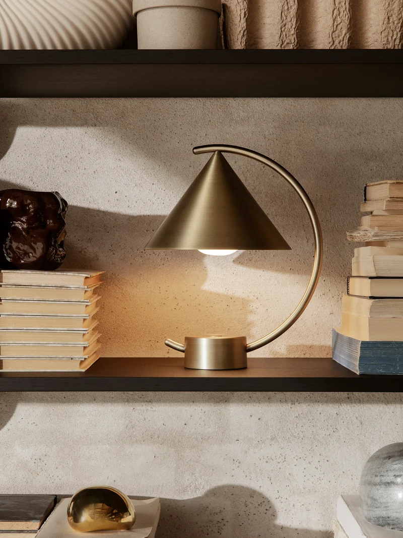 Meridian Lamp