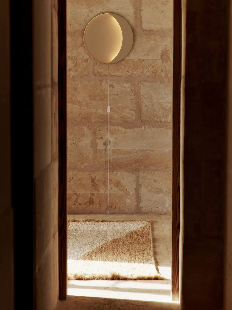 Neba Wall Lamp