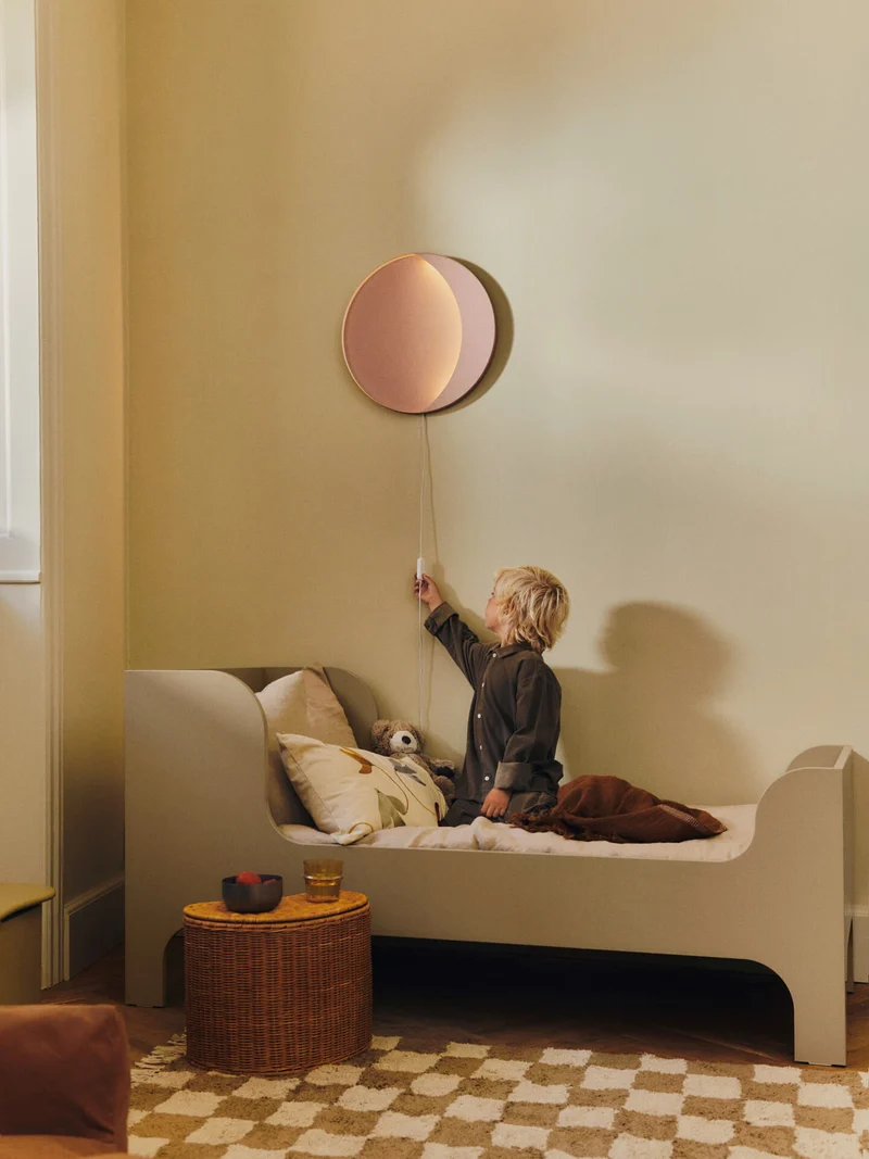 Neba Wall Lamp