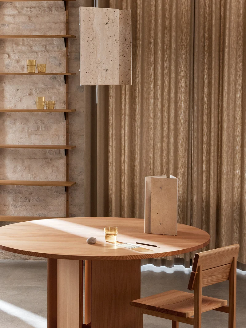 Oeste Table Lamp