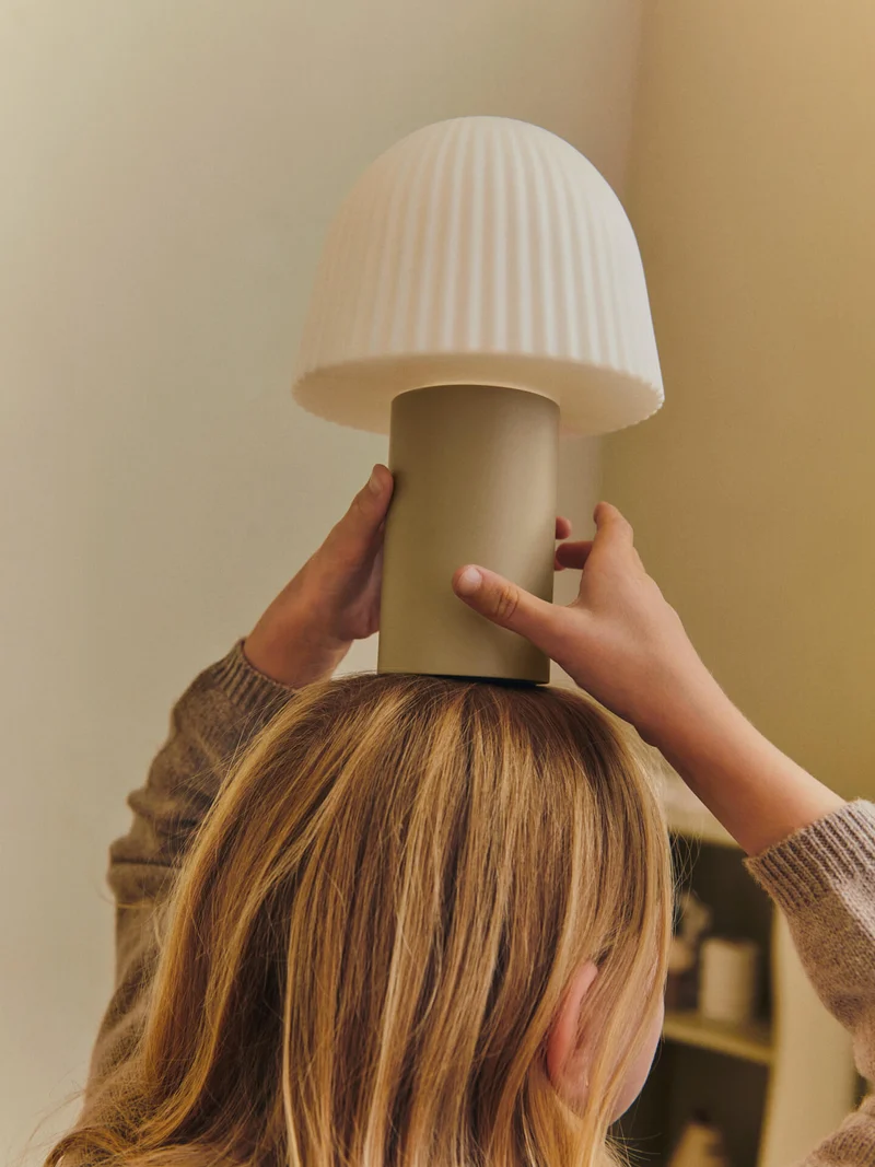 Frill Portable Lamp