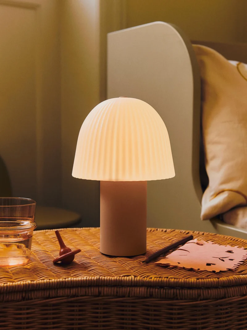 Frill Portable Lamp