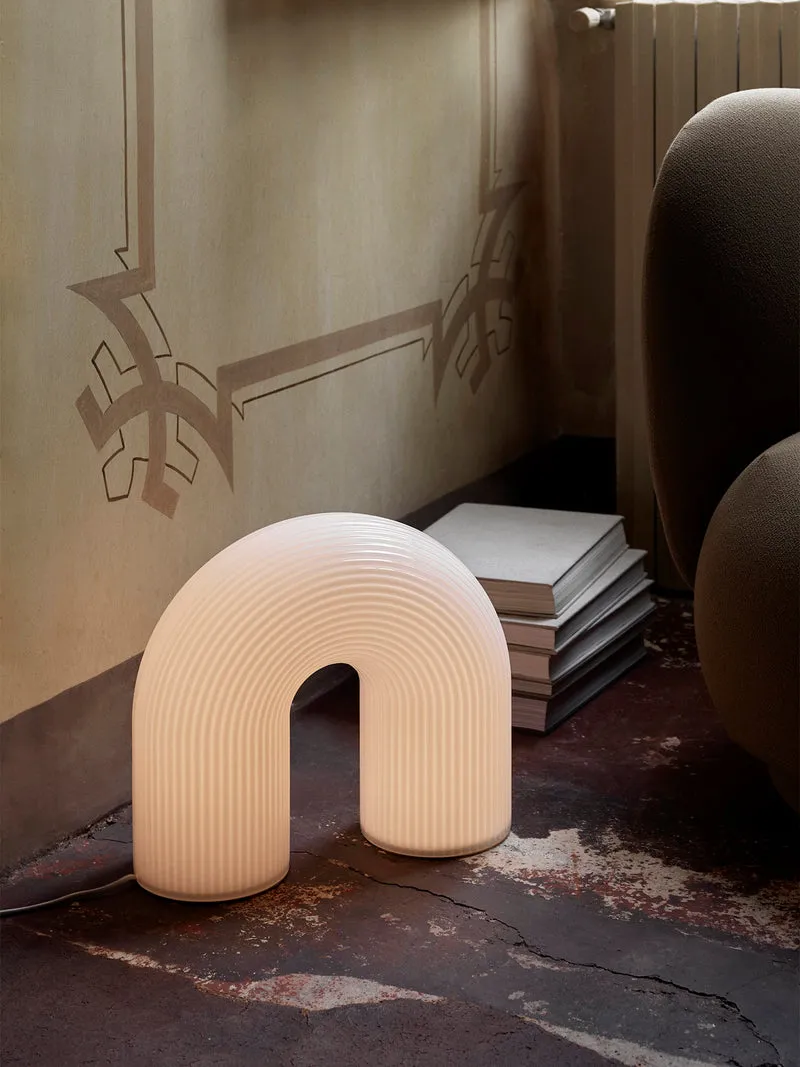 Vuelta Floor Lamp – White