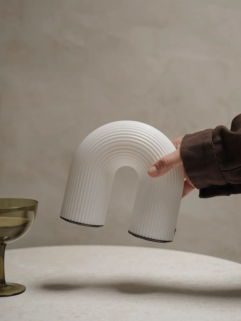 Vuelta Portable Lamp – White