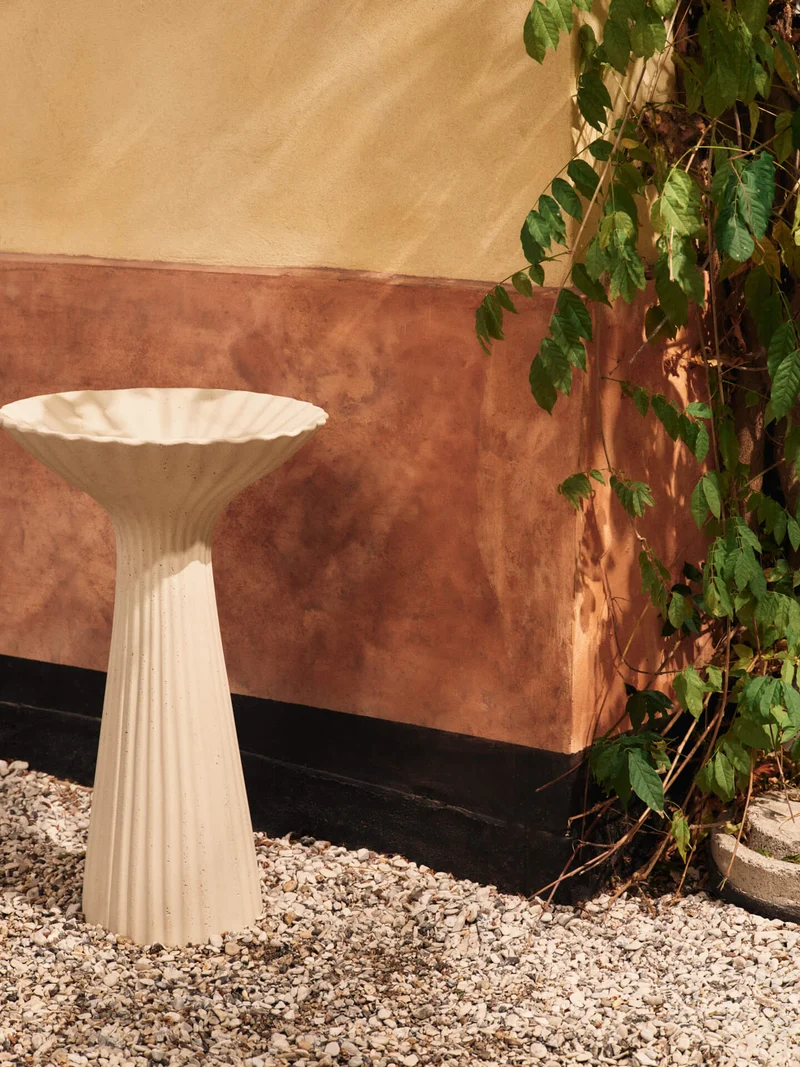 Fountain Pedestal Bowl – Ivory