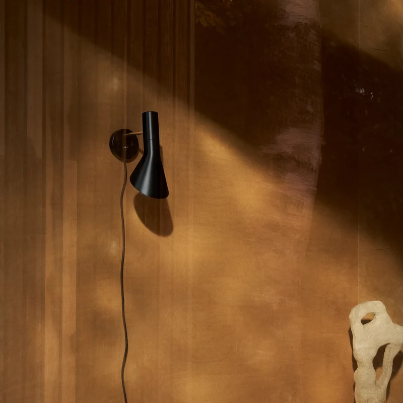 AJ Wall Lamp