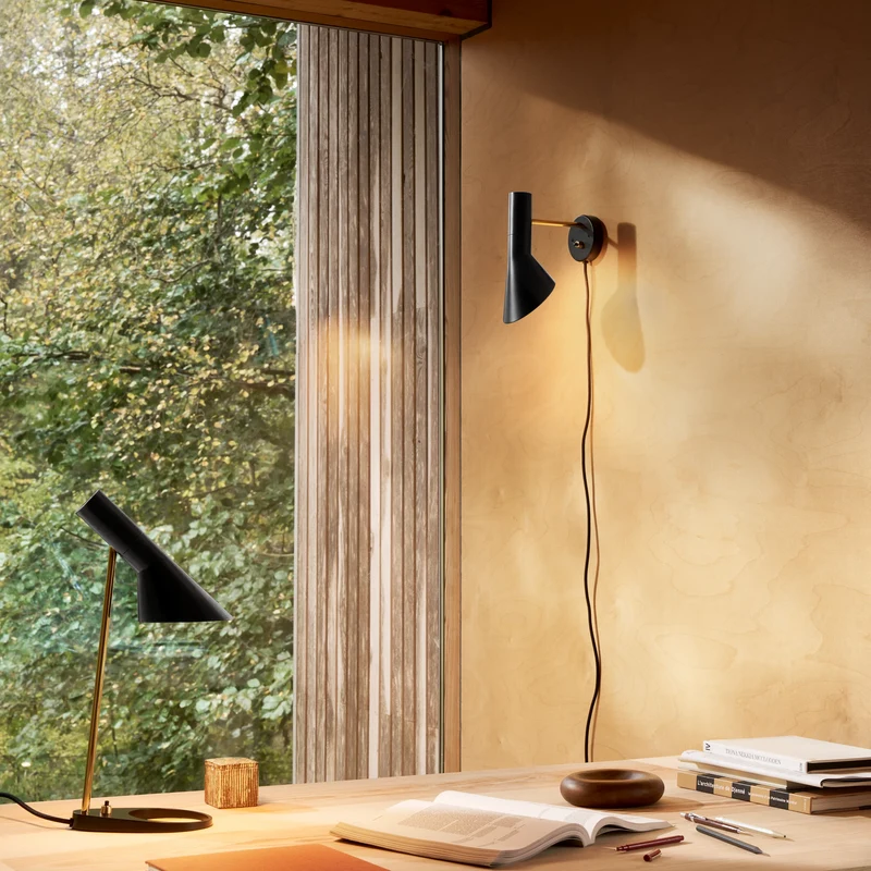AJ Wall Lamp