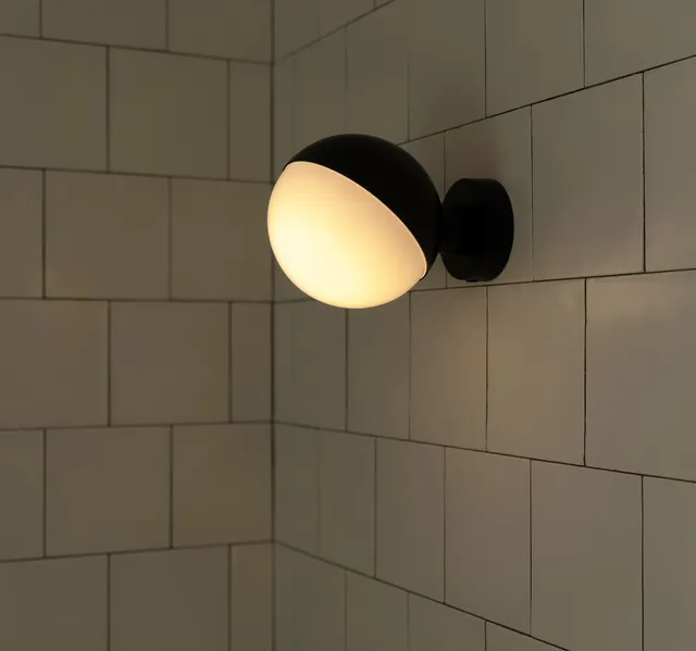VL Studio Wall Lamp