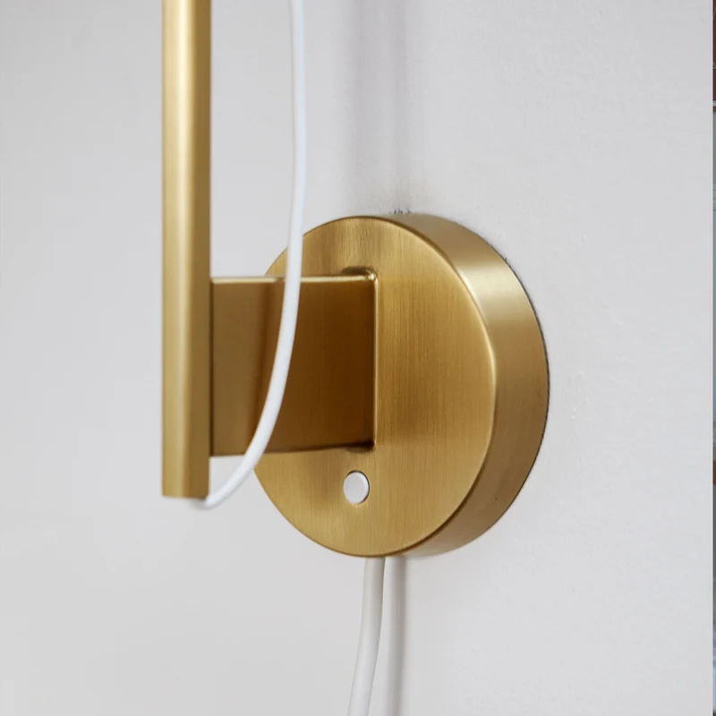 Yuh Wall Lamp