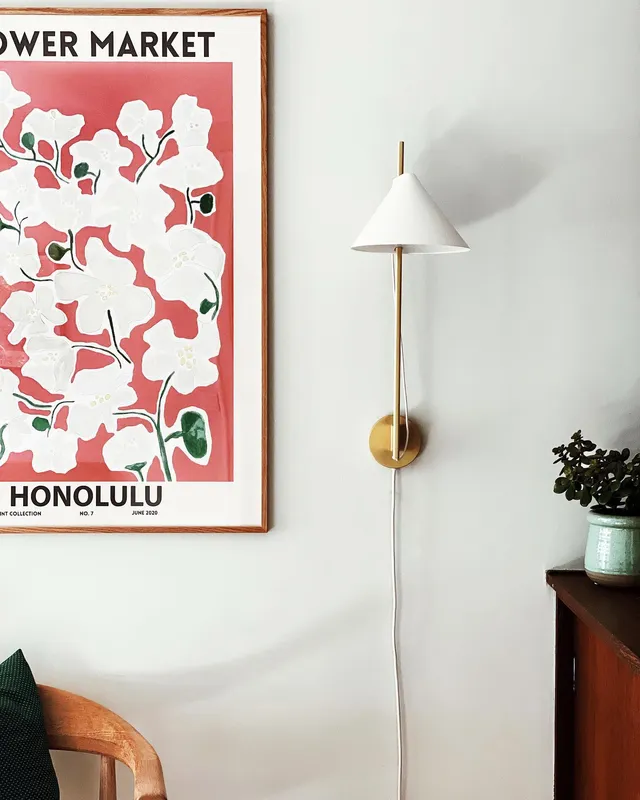Yuh Wall Lamp