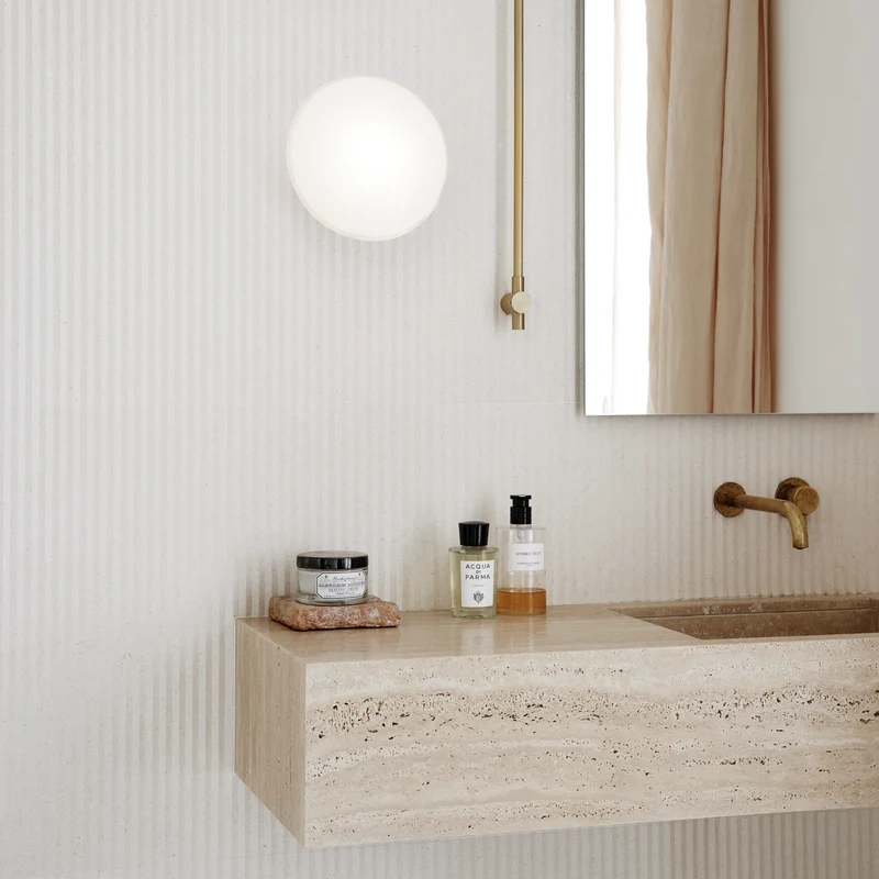 AJ Eklipta Wall Lamp