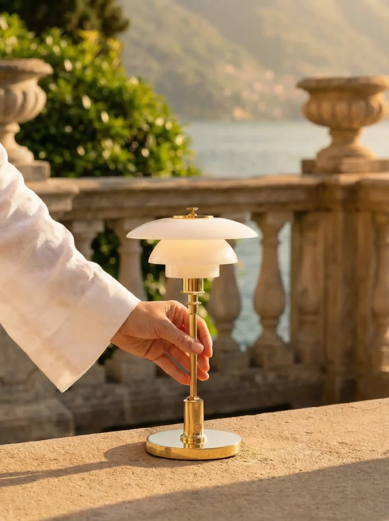 PH 1/1 Portable Lamp