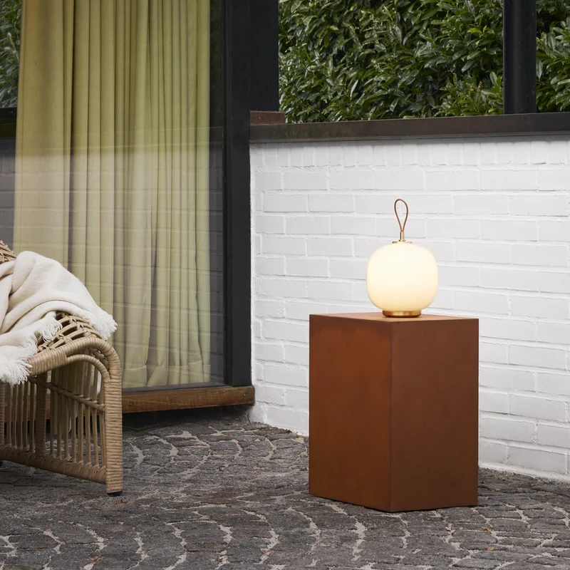 VL 45 Radiohus Portable Lamp