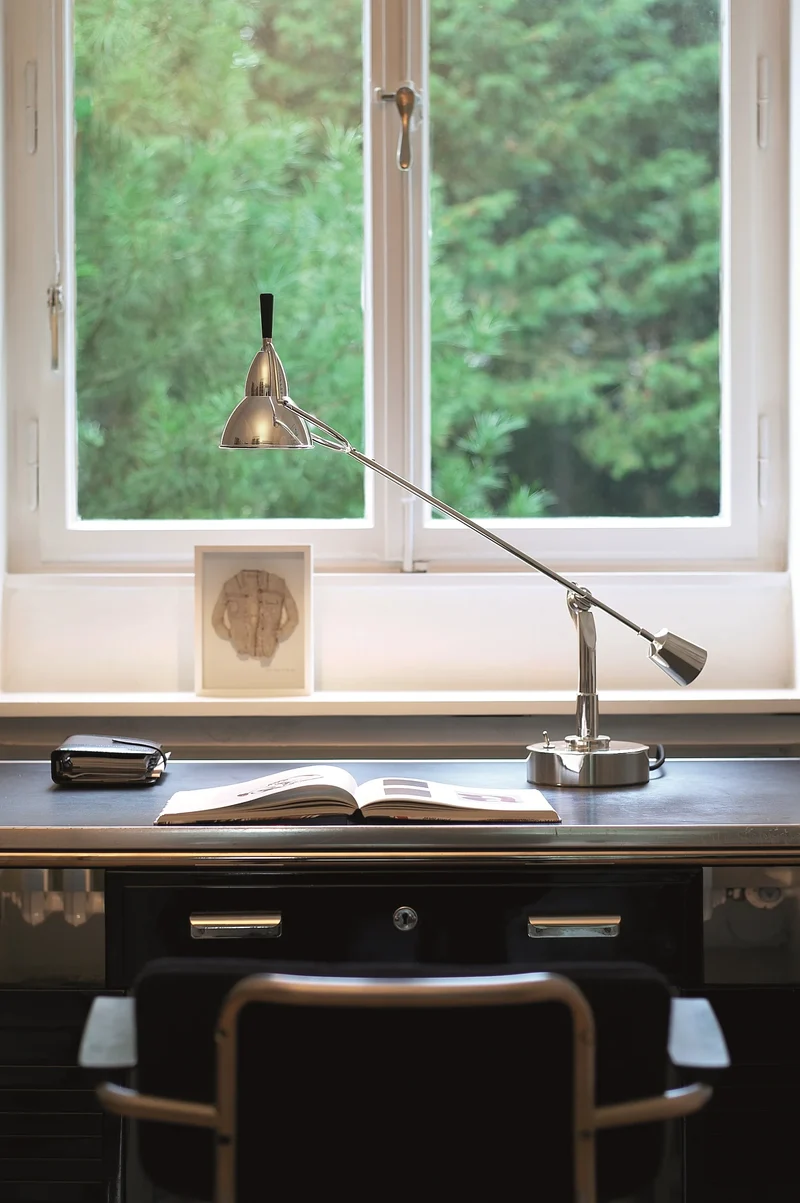 EB 28 Buquet Table Lamp