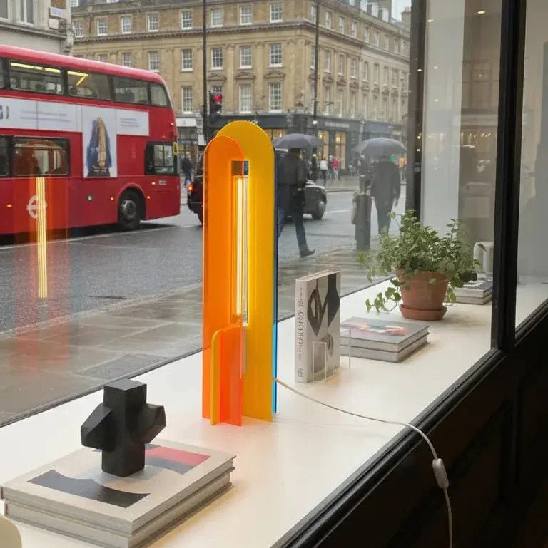 Lampe de table Andy – Design Pop Art en acrylique coloré