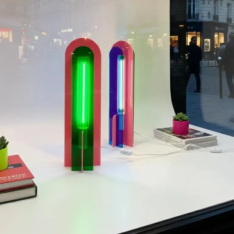 Lampe de table Andy – Design Pop Art en acrylique coloré