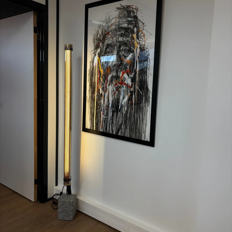 Lampadaire Lukas en métal – Style industriel, conçu pour l’extérieur