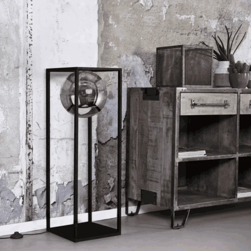 Lampadaire Daisy S – Design classique pour intérieur élégant