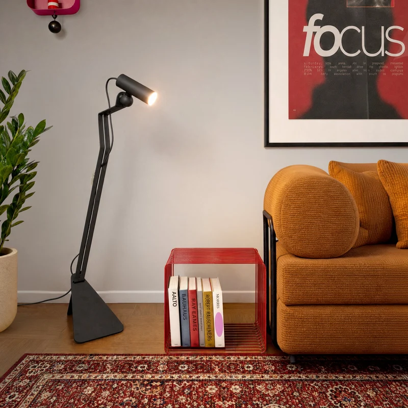 Lampadaire inclinable avec Spot magnétique orientable - Mario Tubo - Noir