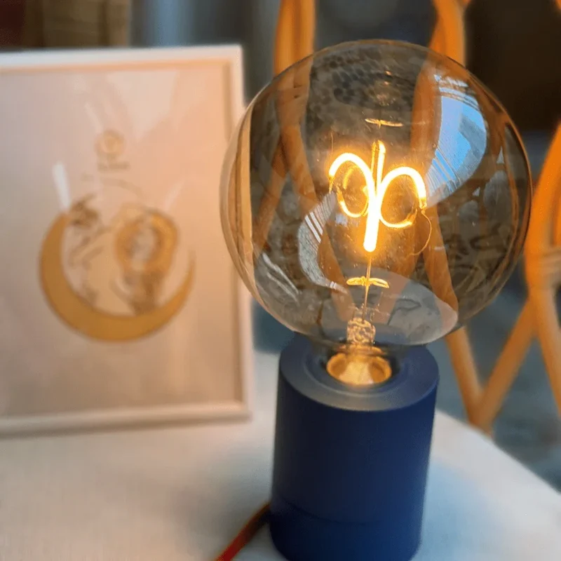 Ampoule décorative LED " Zodiac - Belier" - Message In The Bulb