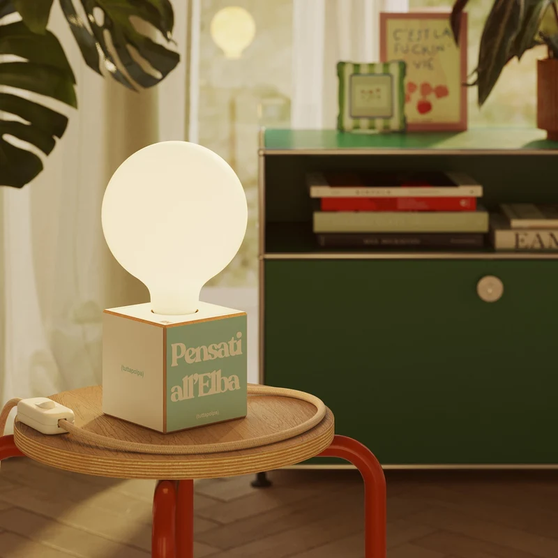 Lampe de table Cubetto "Pensati all’Elba" avec ampoule globe effet porcelaine - Tuttapolpa