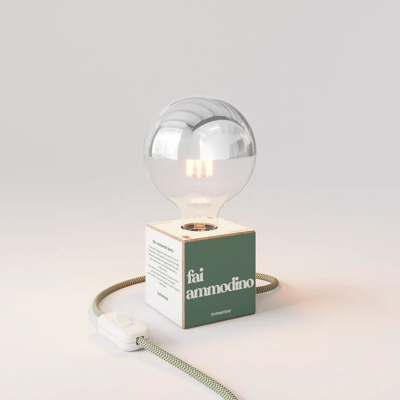 Lampe de table Cubetto « Fai ammodino » avec ampoule globe demi-sphère argent - Tuttapolpa
