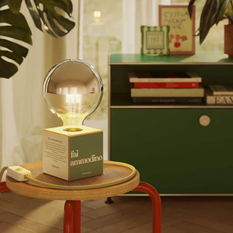 Lampe de table Cubetto « Fai ammodino » avec ampoule globe demi-sphère argent - Tuttapolpa